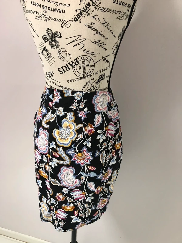 🖤 Falda drapeada floreada – Promod – T. 40 – Muy buen estado – photo 7
